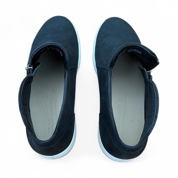 NWOT Ecco Soft 7 Women's Low Cut Zip Leather Nubuck Bootie Size 39. No Box. - Picture 3 of 6